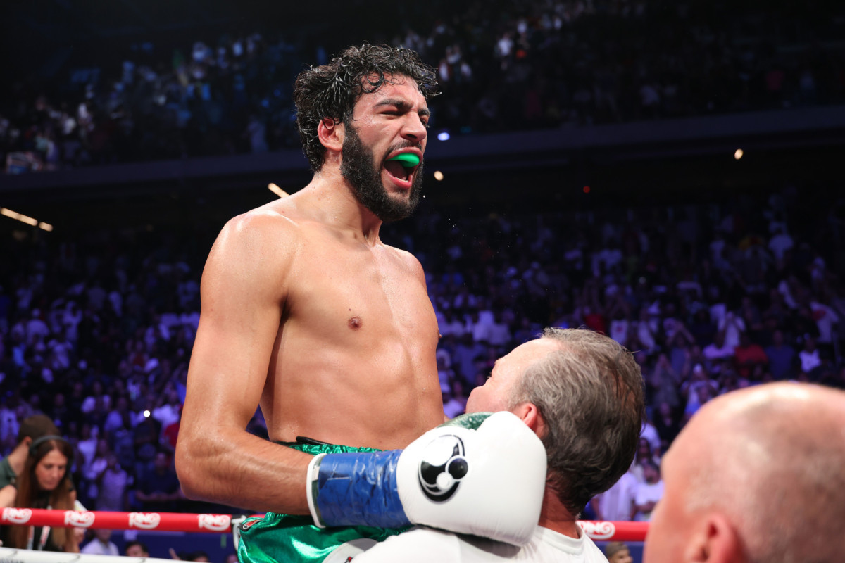 Hamzah Sheeraz Canelo Alvarez ellen harcolna